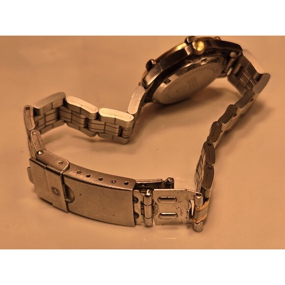 Wenger SAK Design Ladies\' Watch 30mm Two Tone Bracelet Date New Battery 8\